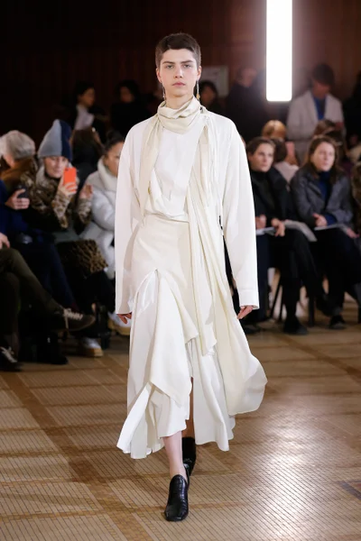 Look 3